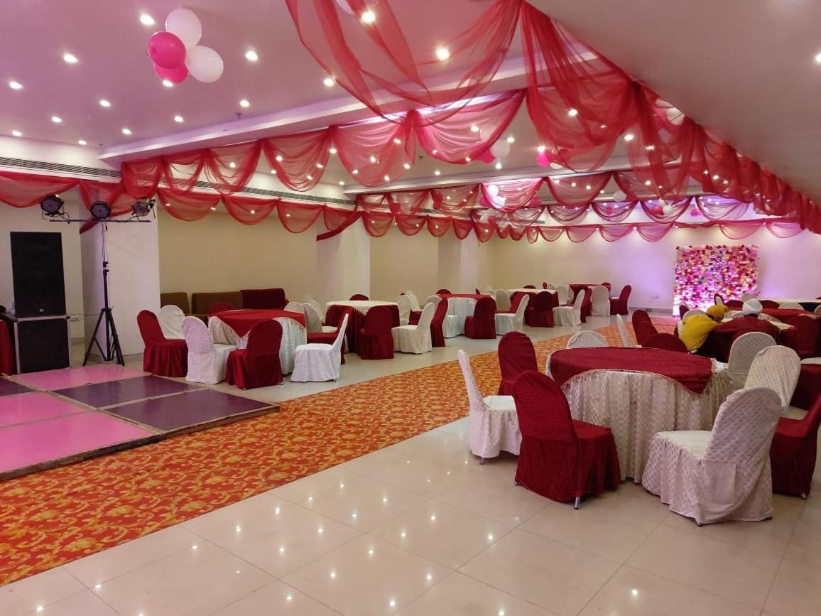 Shelter Hotel Lucknow Exterior photo