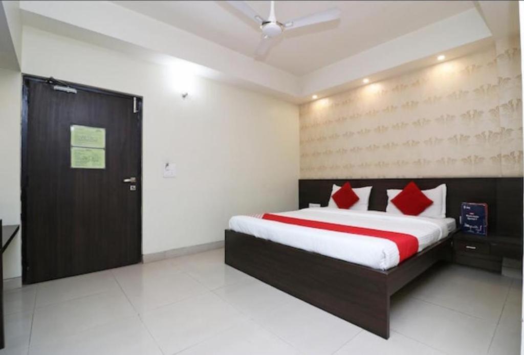 Shelter Hotel Lucknow Exterior photo