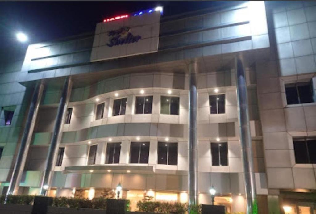 Shelter Hotel Lucknow Exterior photo